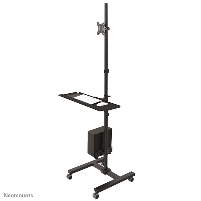 Neomounts FPMA-MOBILE1700 är en mobil arbetsplats för en bildskärm (max 32 tum/81 cm), PC, tangentbord och mus.