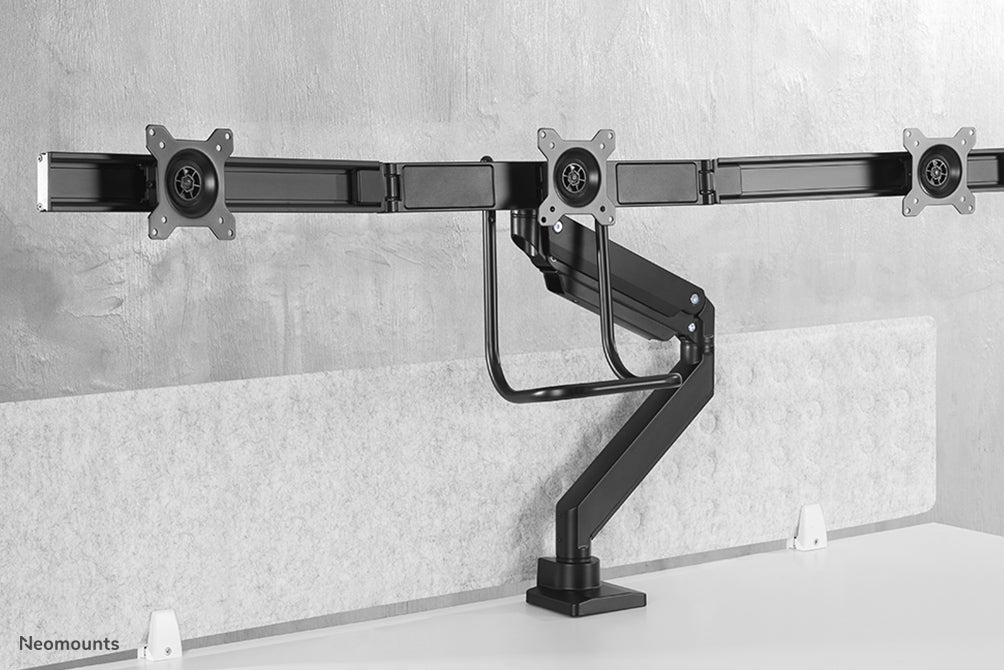 Neomounts NM-D775DX3 svart är ett gasfjädrat skrivbordsstöd med tvärstång och handtag för platta skärmar upp till 27 tum (68,6 cm).