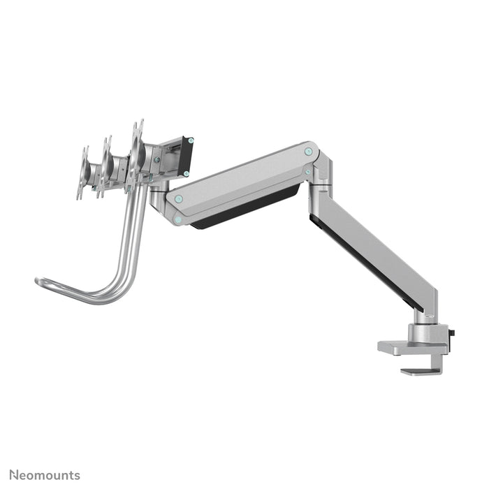 Neomounts NM-D775DX3 silver är ett gasfjädrat skrivbordsstöd med tvärstång och handtag för platta skärmar upp till 27 tum (68,6 cm).