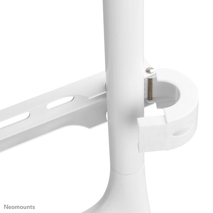Neomounts NM-M1000 vit är ett möbelstativ för platta skärmar upp till 70 tum (178 cm).