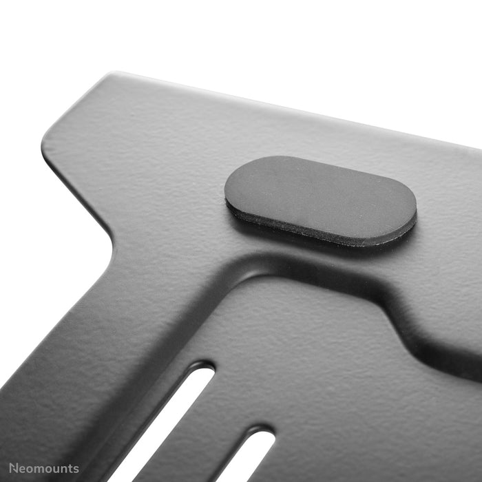 Neomounts NOTEBOOK-V200 är ett universellt fäste för bärbara datorer. Monteras på VESA 75/100.