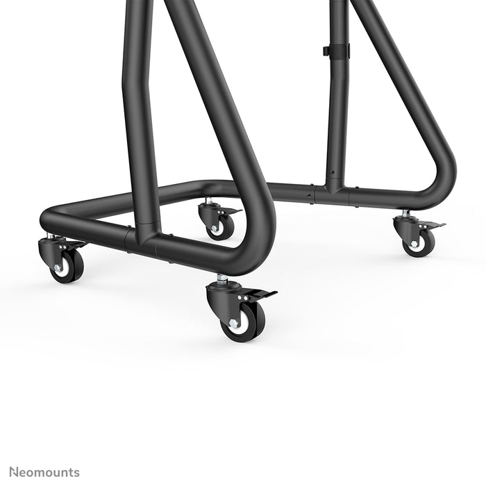 Neomounts NS-M3800 svart är en flyttbar möbel för flatskärmar upp till 100 tum (254 cm).